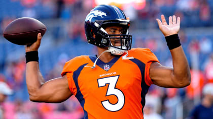 Los fanáticos de los Seattle Seahawks le dan la bienvenida a Russell Wilson al Lumen Field